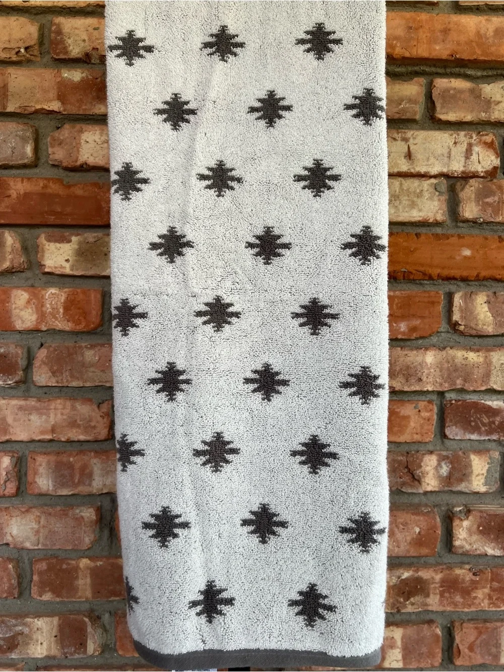 Serendipity Gray & White Decorative Bath Towel Reversible 100% cotton New